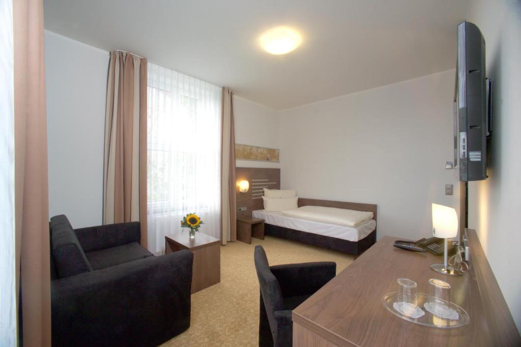 Hotel Bruehlerhoehe Erfurt Ruang foto
