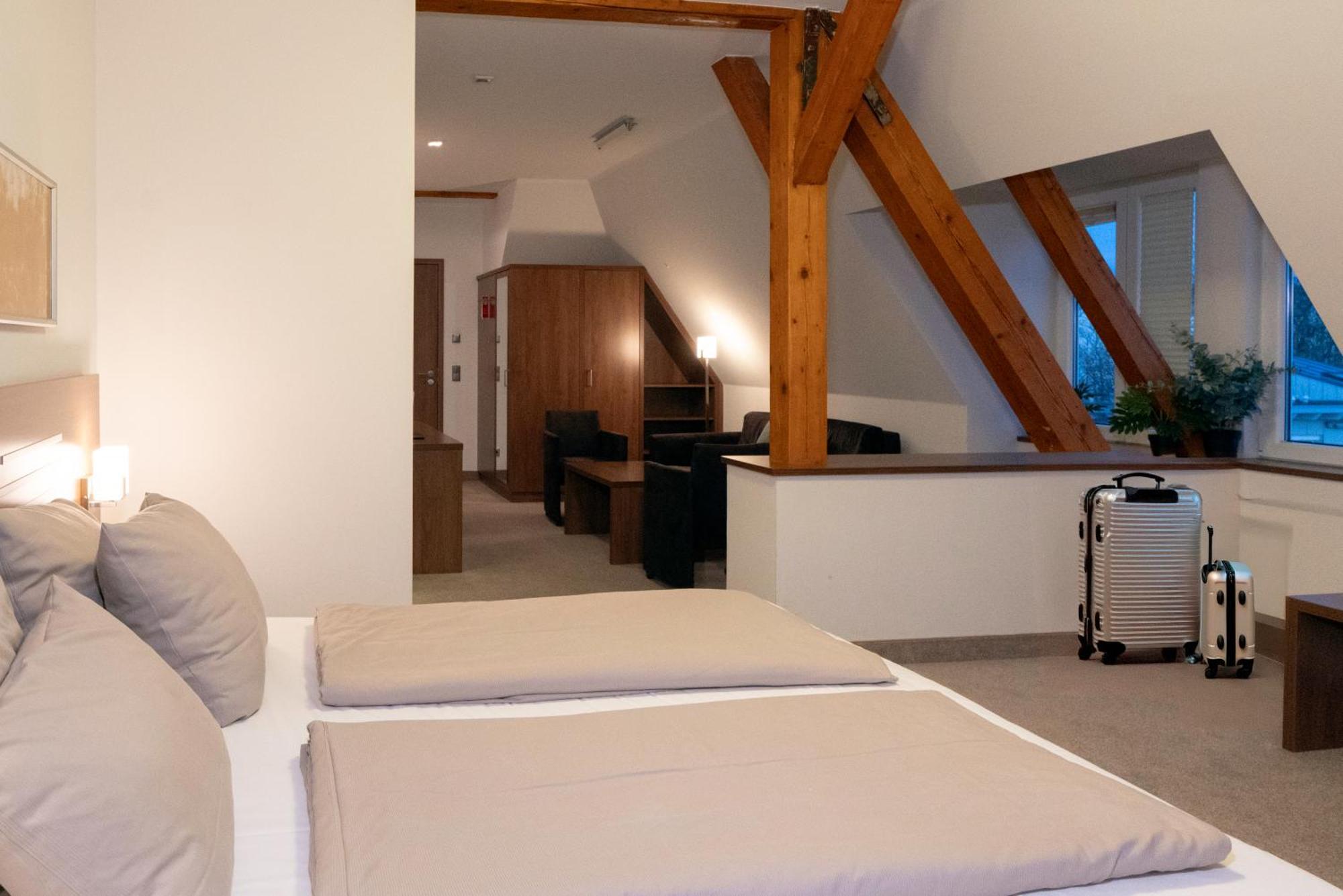 Hotel Bruehlerhoehe Erfurt Bagian luar foto