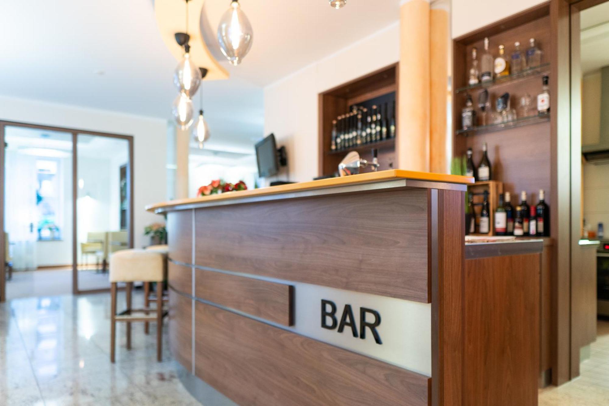 Hotel Bruehlerhoehe Erfurt Bagian luar foto