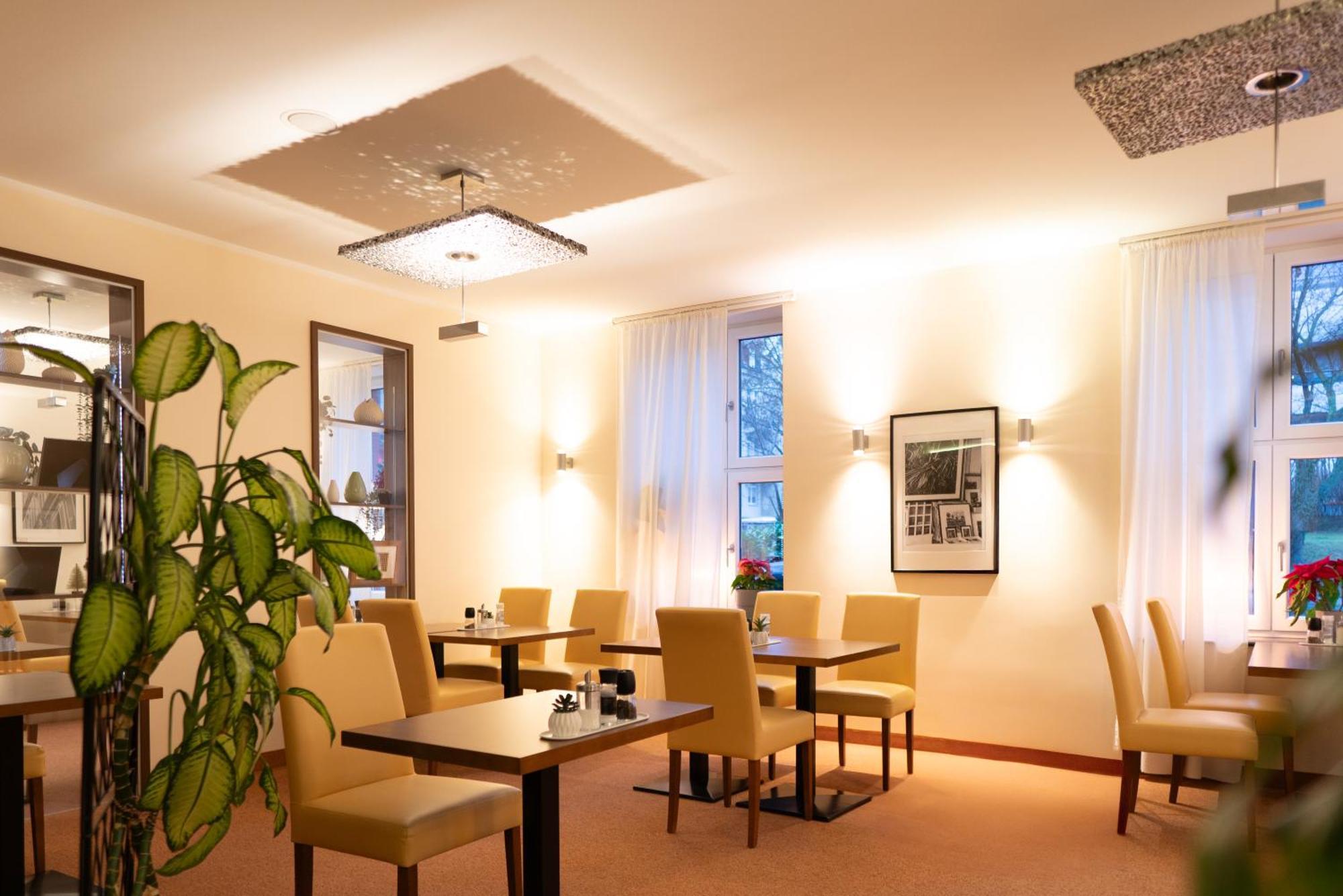 Hotel Bruehlerhoehe Erfurt Bagian luar foto