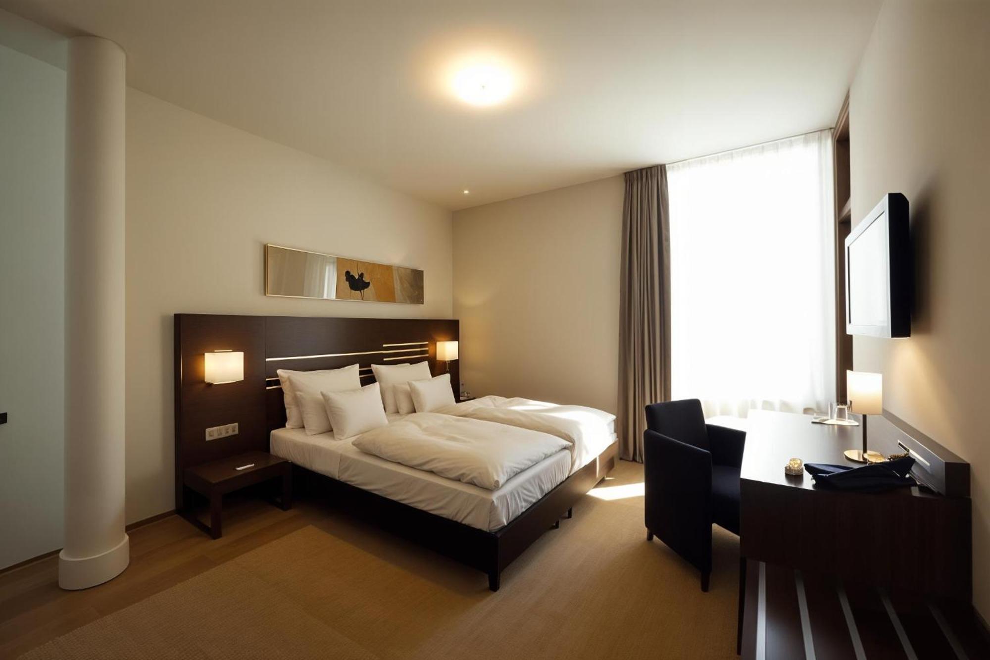 Hotel Bruehlerhoehe Erfurt Bagian luar foto