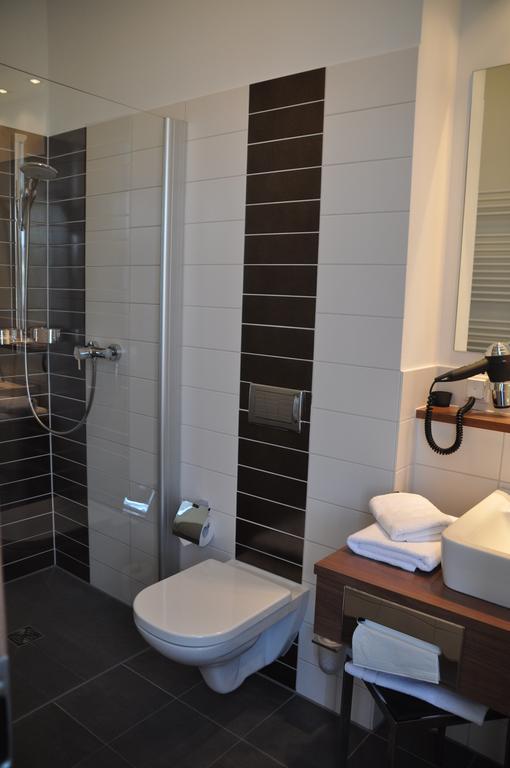 Hotel Bruehlerhoehe Erfurt Bagian luar foto